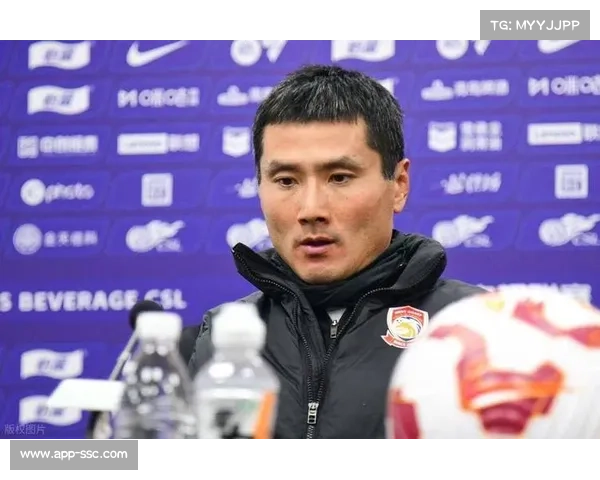 青岛西海岸主教练邵佳一出任国足主帅，青岛西海岸目前排名中超第九